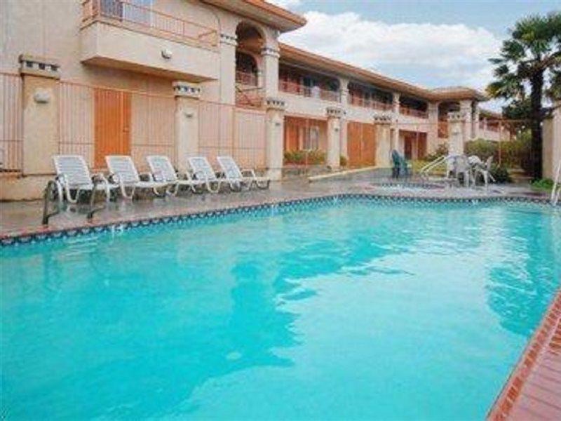 Baymont By Wyndham Manteca Hotel Ngoại thất bức ảnh